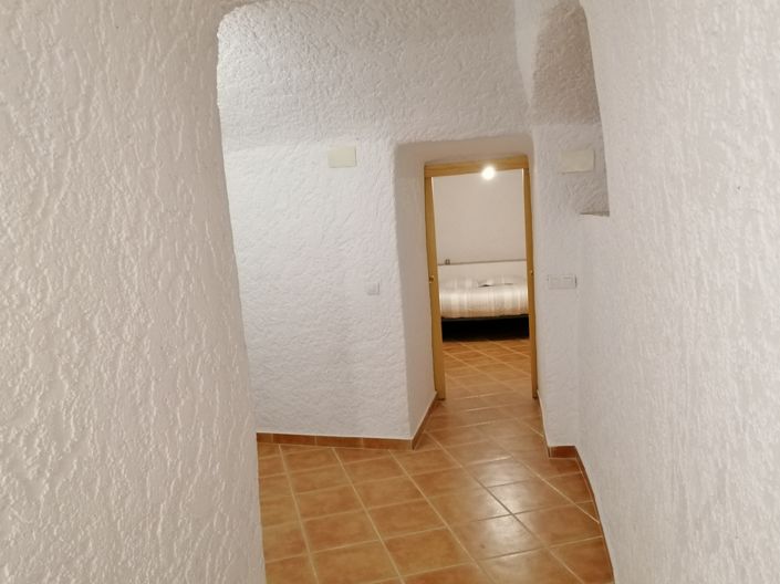 Image No.20-5 Bed House for sale