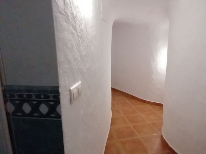 Image No.23-5 Bed House for sale