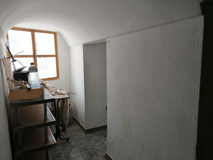 Image No.18-5 Bed House for sale