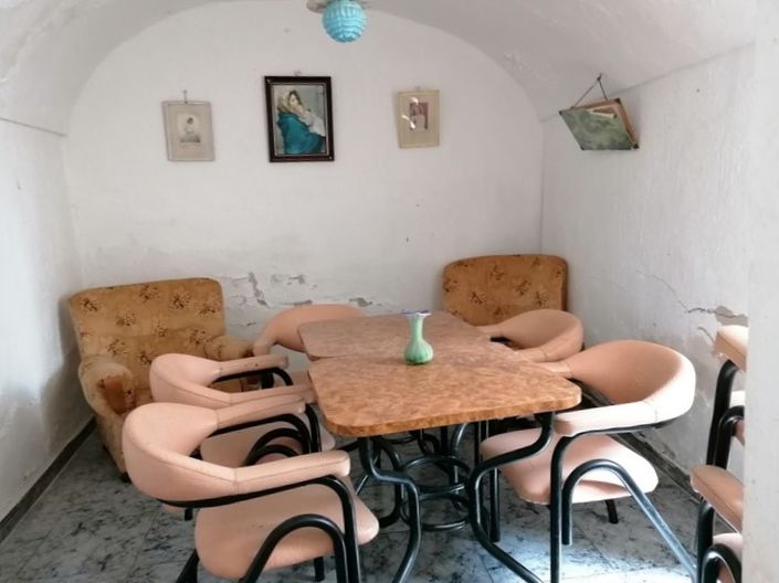 Image No.8-5 Bed House for sale