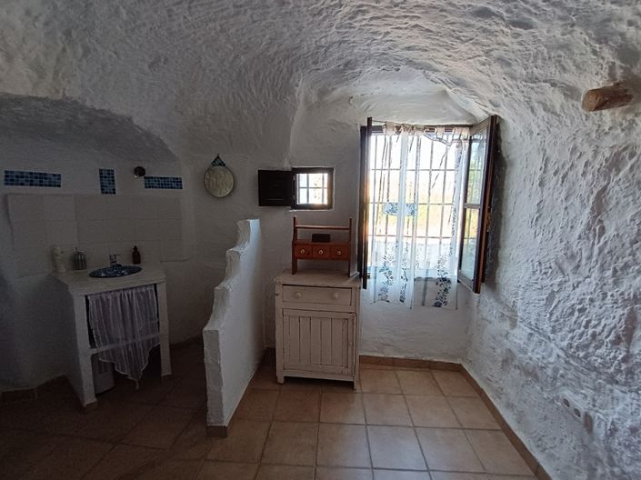 Image No.23-7 Bed House for sale