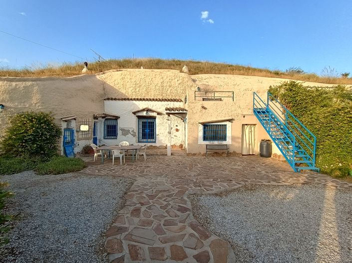 Image No.4-7 Bed House for sale