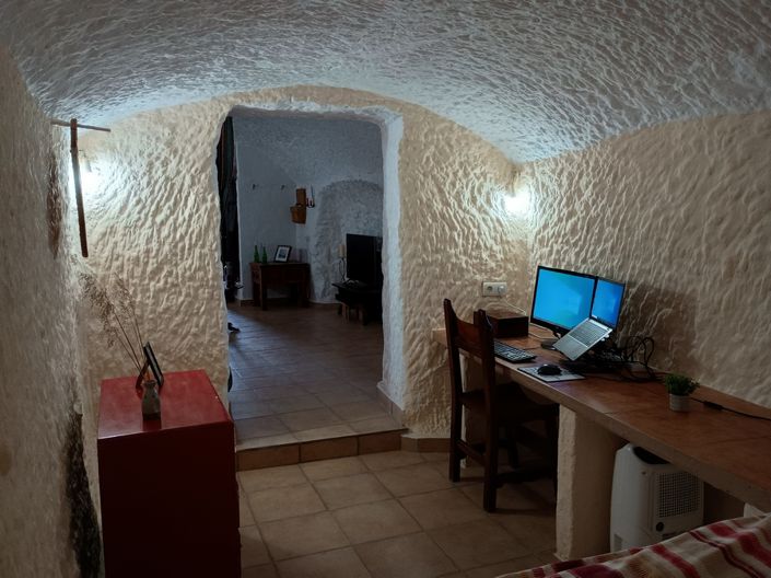 Image No.35-7 Bed House for sale