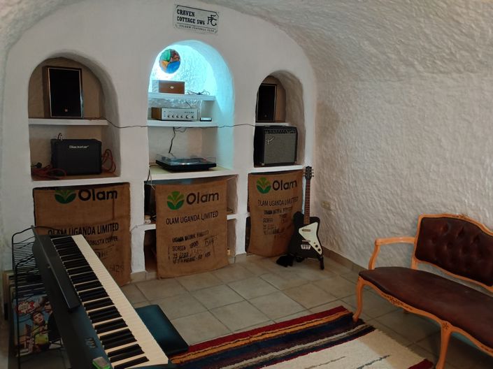 Image No.37-7 Bed House for sale