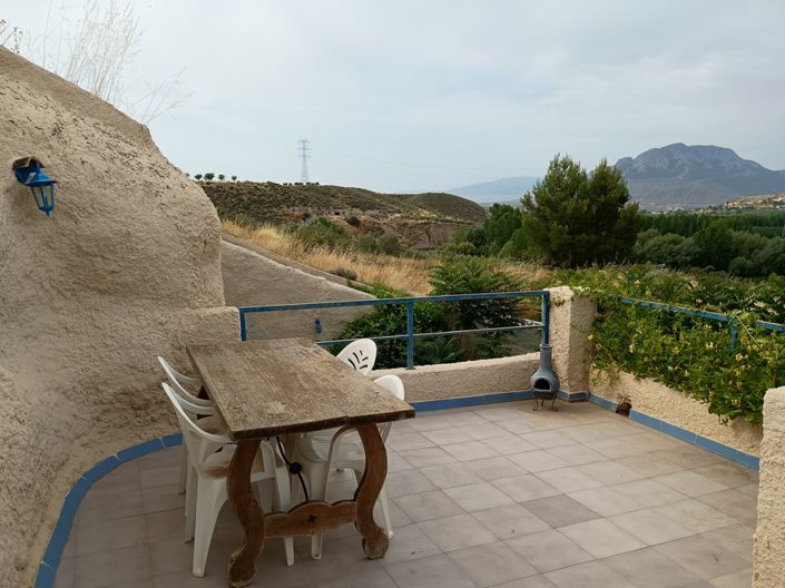 Image No.8-7 Bed House for sale