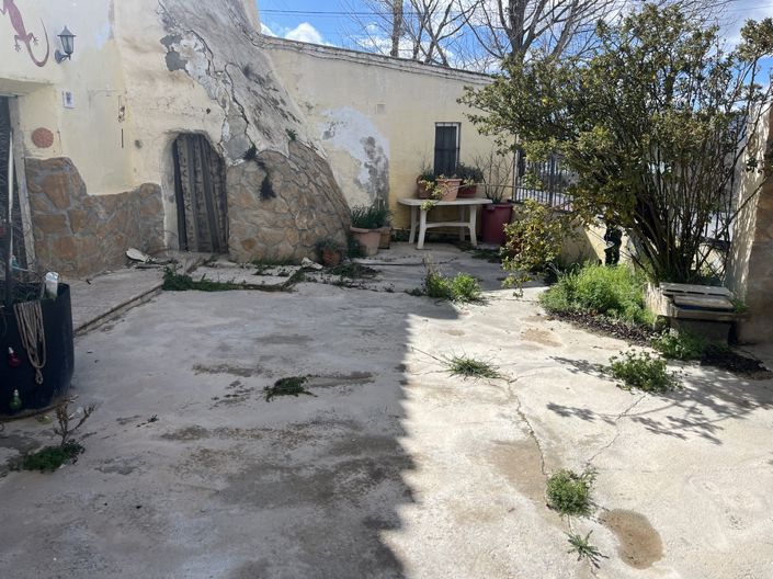 Image No.6-3 Bed House for sale