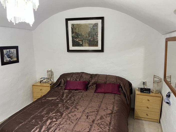 Image No.19-4 Bed House for sale