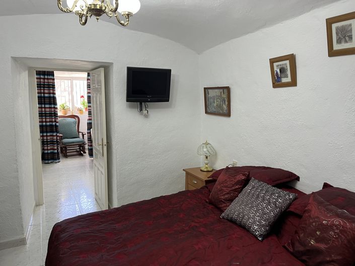 Image No.31-4 Bed House for sale