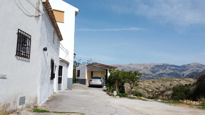 Image No.3-3 Bed Property for sale