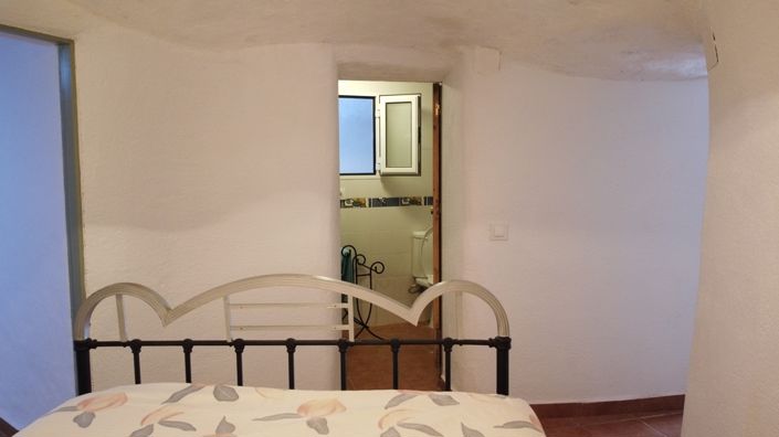 Image No.22-3 Bed Property for sale