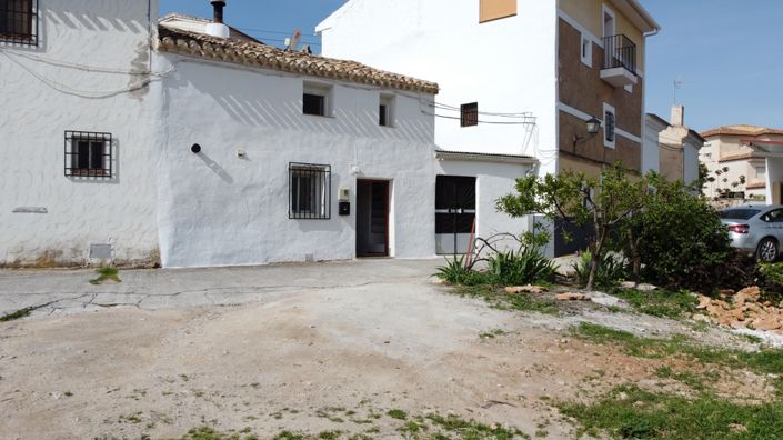 Image No.41-3 Bed Property for sale