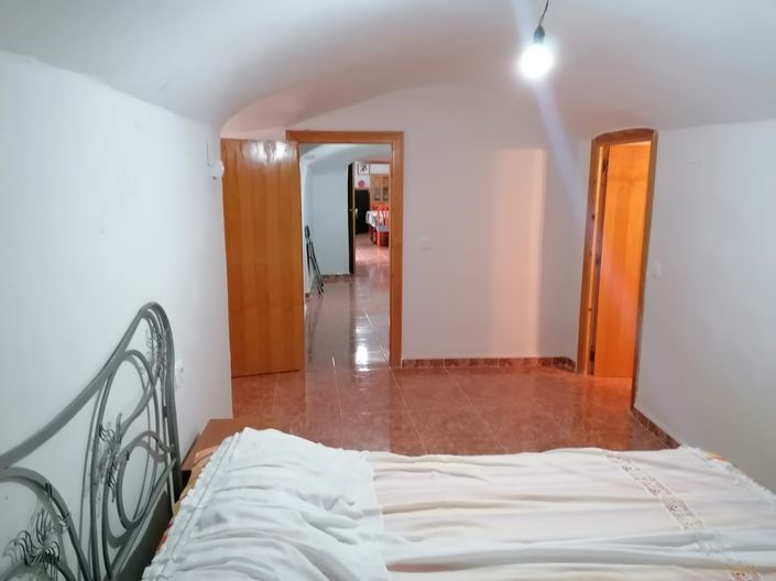 Image No.14-3 Bed House for sale