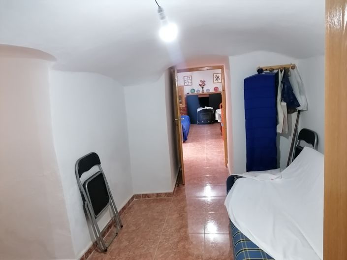 Image No.16-3 Bed House for sale