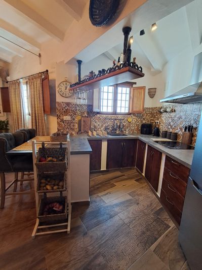 Image No.11-3 Bed House for sale