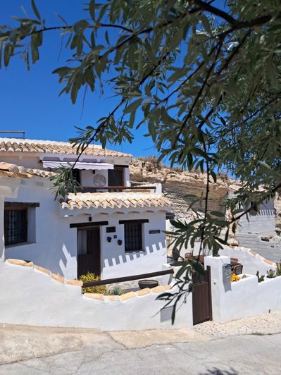 Image No.3-3 Bed House for sale