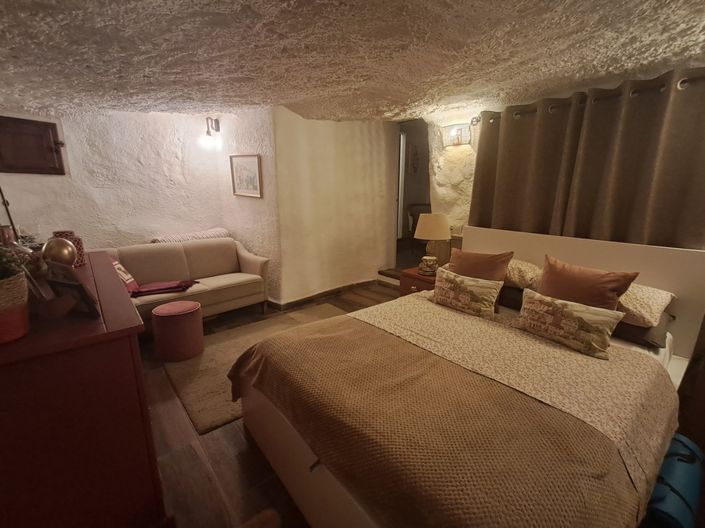 Image No.26-3 Bed House for sale