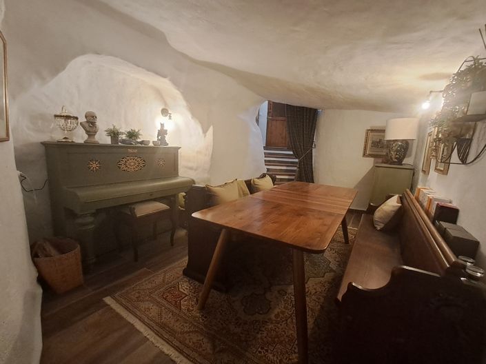 Image No.29-3 Bed House for sale