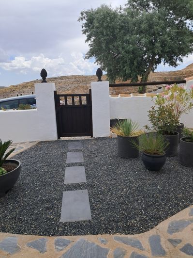 Image No.6-3 Bed House for sale