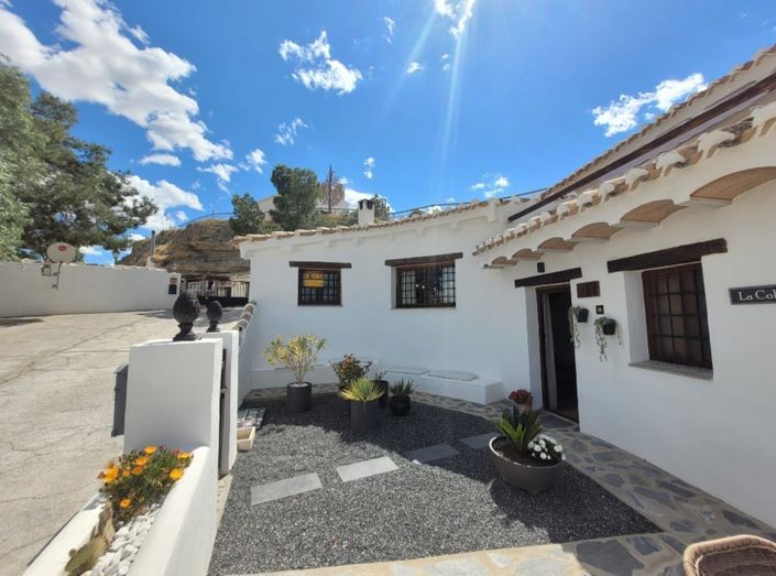 Image No.7-3 Bed House for sale