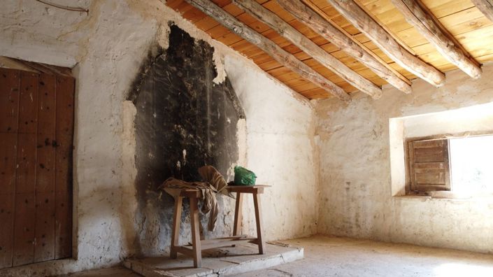 Image No.31-6 Bed Property for sale