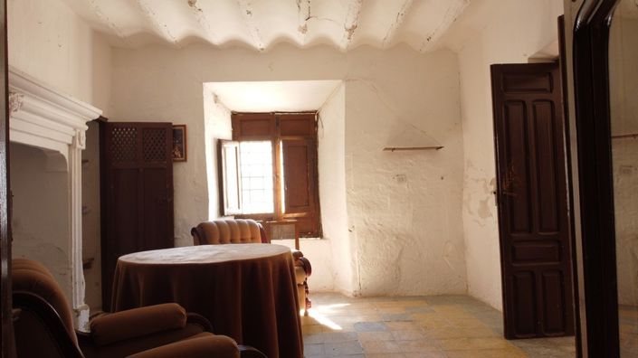 Image No.8-6 Bed Property for sale