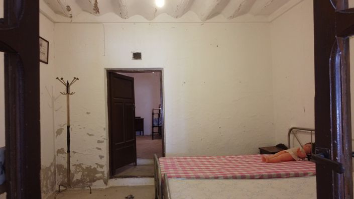 Image No.9-6 Bed Property for sale