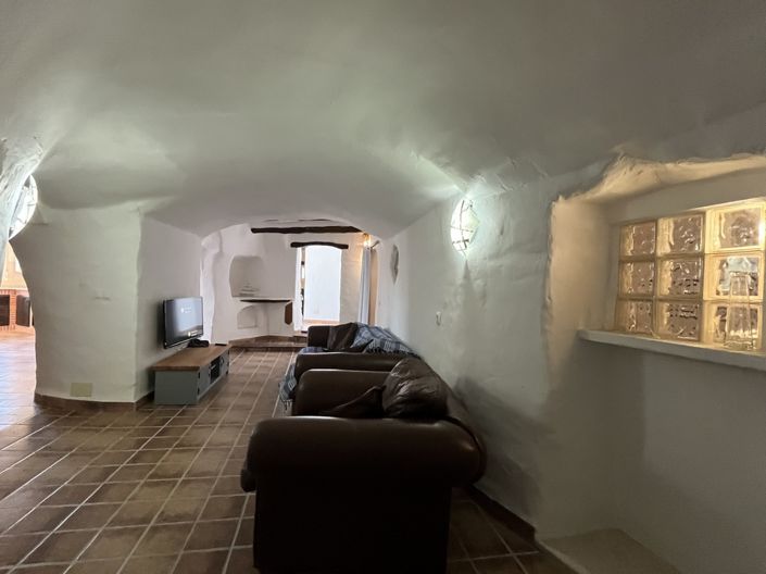 Image No.13-4 Bed House for sale