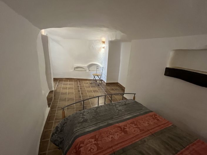 Image No.15-4 Bed House for sale