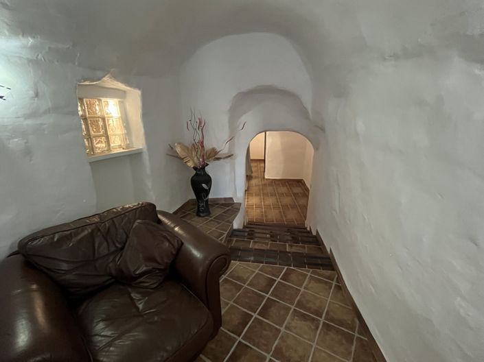 Image No.16-4 Bed House for sale