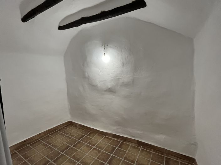 Image No.20-4 Bed House for sale