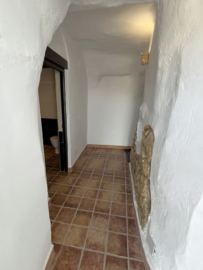 Image No.28-4 Bed House for sale