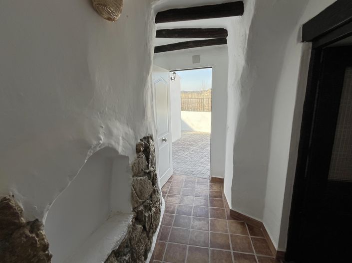 Image No.30-4 Bed House for sale