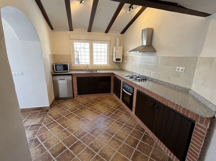 Image No.8-4 Bed House for sale