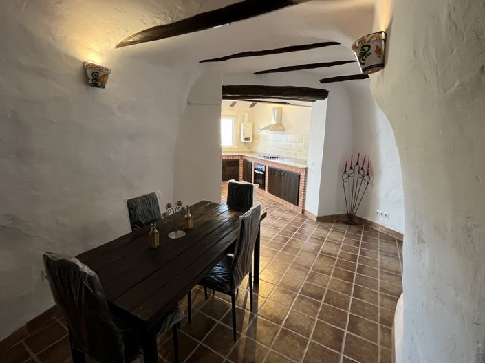 Image No.10-4 Bed House for sale