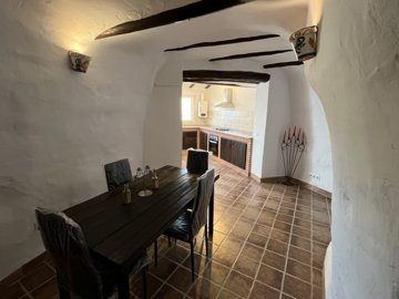 v3048250
