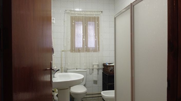 Image No.13-5 Bed Property for sale