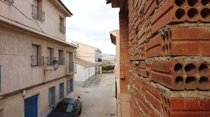 Image No.30-5 Bed Property for sale