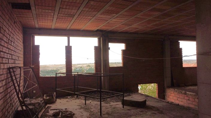 Image No.32-5 Bed Property for sale