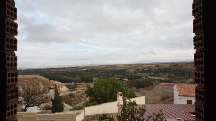 Image No.33-5 Bed Property for sale