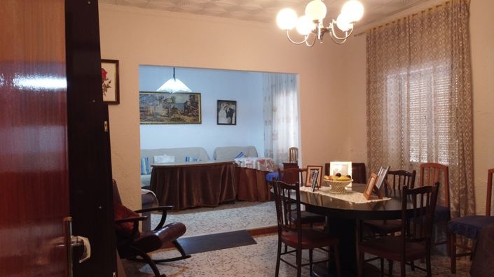 Image No.7-5 Bed Property for sale