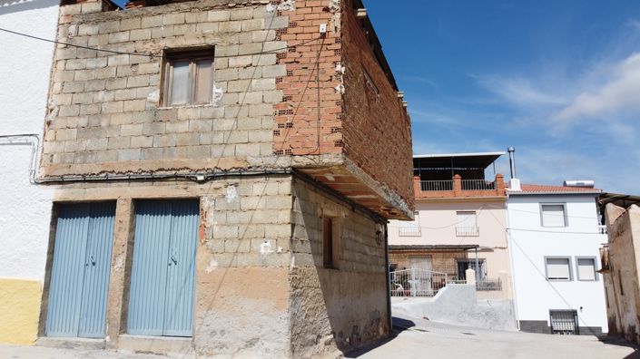 Image No.12-4 Bed Property for sale