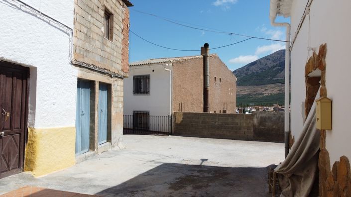 Image No.14-4 Bed Property for sale