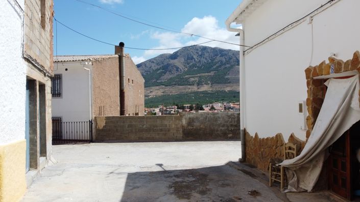 Image No.15-4 Bed Property for sale