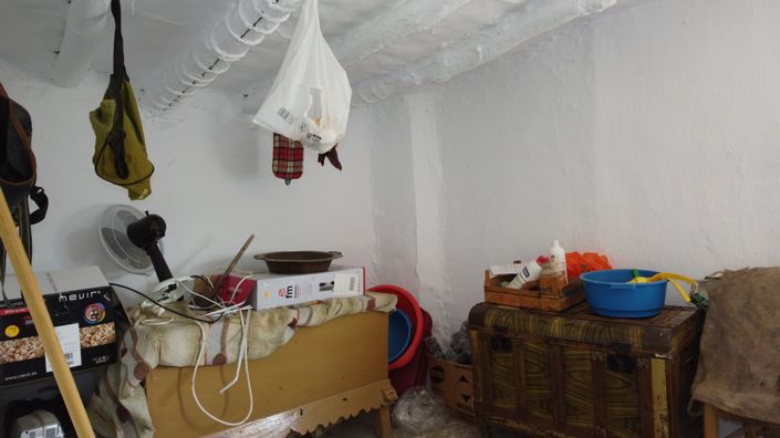 Image No.28-4 Bed Property for sale