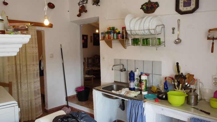 Image No.35-4 Bed Property for sale