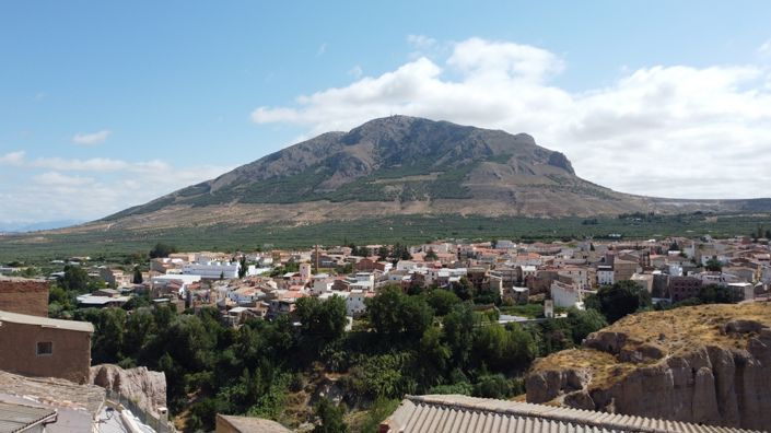 Image No.6-4 Bed Property for sale