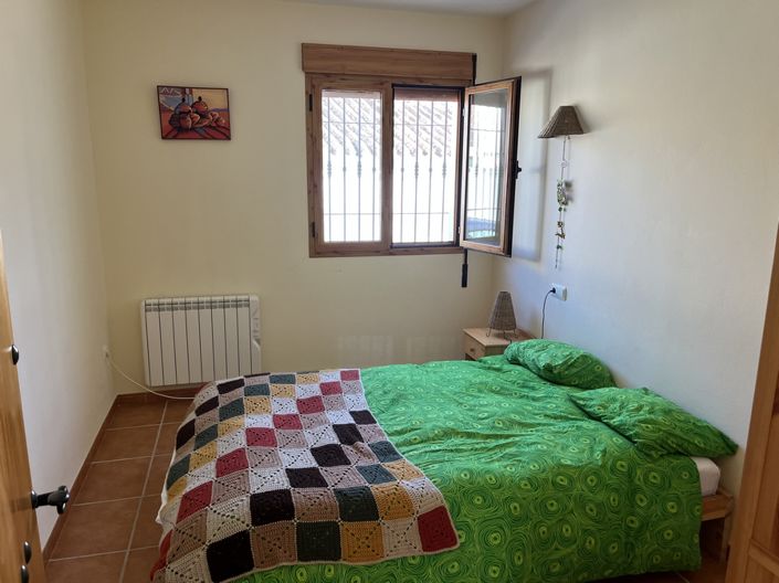 Image No.15-3 Bed Property for sale