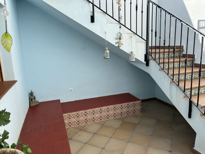 Image No.19-3 Bed Property for sale