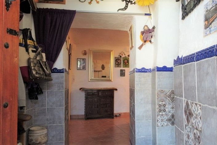 Image No.12-4 Bed House for sale