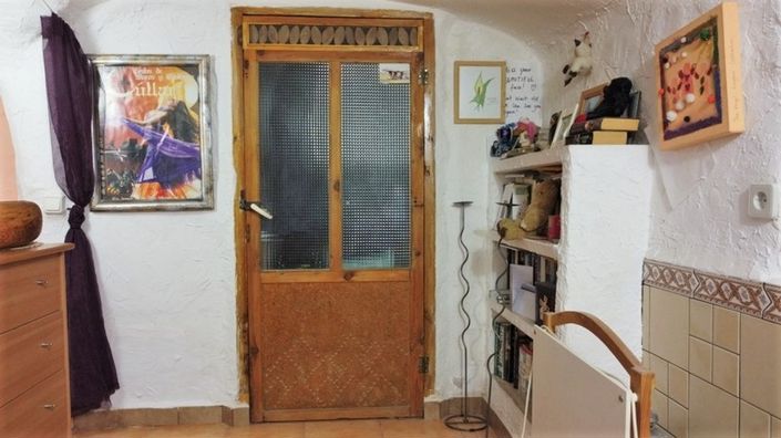 Image No.21-4 Bed House for sale